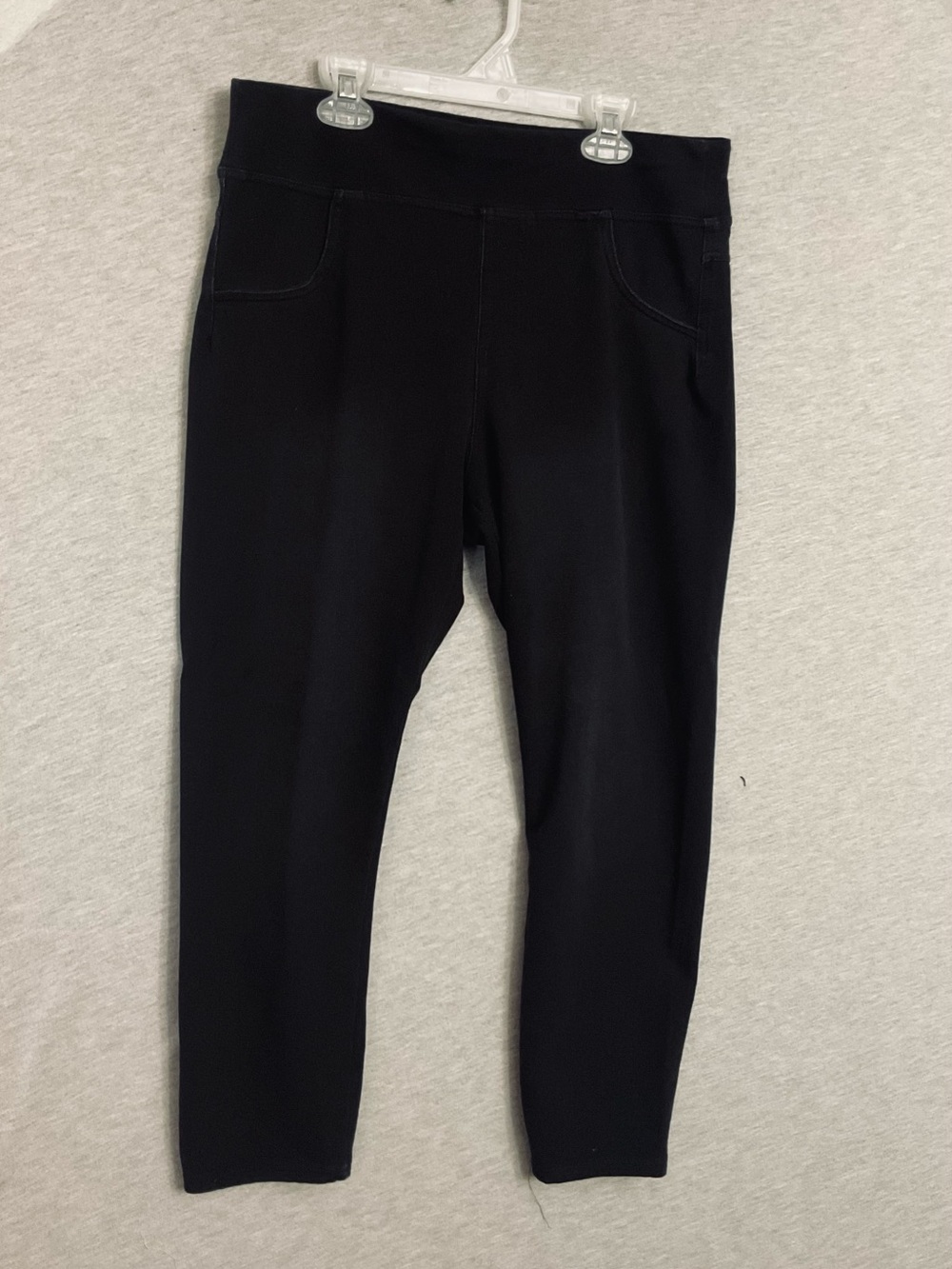 Hue Black Slim Ponte Knit Pants